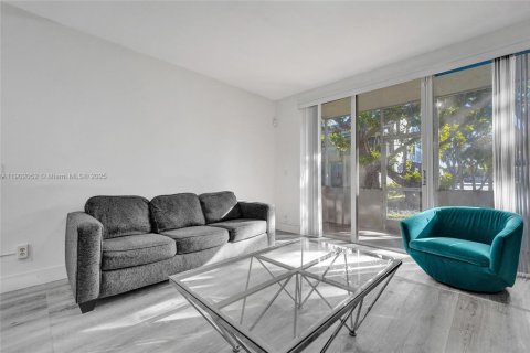 Touwnhouse à vendre à North Lauderdale, Floride: 2 chambres, 123.75 m2 № 1953528 - photo 5