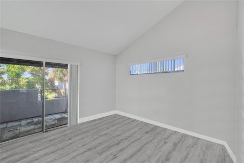 Touwnhouse à vendre à North Lauderdale, Floride: 2 chambres, 123.75 m2 № 1953528 - photo 18