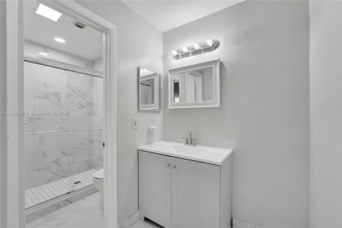Touwnhouse à vendre à North Lauderdale, Floride: 2 chambres, 123.75 m2 № 1953528 - photo 20