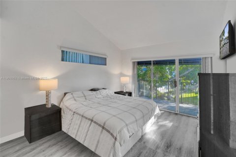 Touwnhouse à vendre à North Lauderdale, Floride: 2 chambres, 123.75 m2 № 1953528 - photo 24