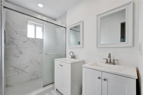 Touwnhouse à vendre à North Lauderdale, Floride: 2 chambres, 123.75 m2 № 1953528 - photo 29