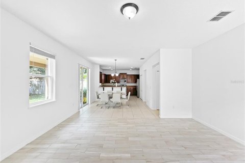 Villa ou maison à vendre à Clermont, Floride: 4 chambres, 252.79 m2 № 2272880 - photo 6