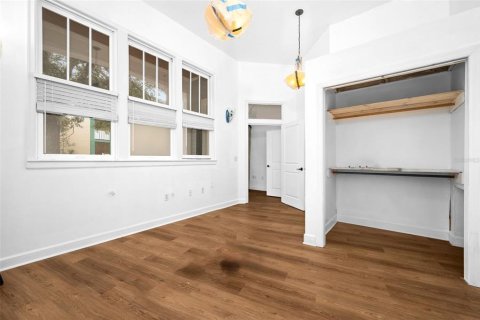 Commercial property in Gainesville, Florida 301 sq.m. № 2393809 - photo 11