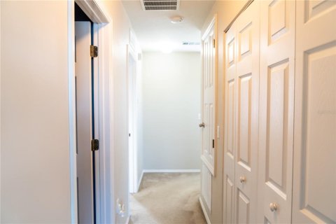 Townhouse in Sanford, Florida 2 bedrooms, 121.52 sq.m. № 2212797 - photo 13