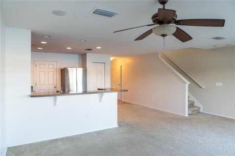 Townhouse in Sanford, Florida 2 bedrooms, 121.52 sq.m. № 2212797 - photo 6
