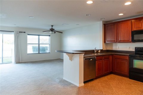 Townhouse in Sanford, Florida 2 bedrooms, 121.52 sq.m. № 2212797 - photo 4