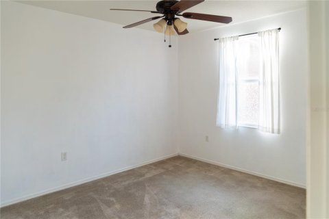 Townhouse in Sanford, Florida 2 bedrooms, 121.52 sq.m. № 2212797 - photo 11