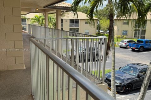 Condo in Margate, Florida, 2 bedrooms  № 1858866 - photo 28