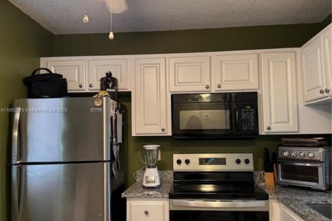 Condo in Margate, Florida, 2 bedrooms  № 1858866 - photo 15
