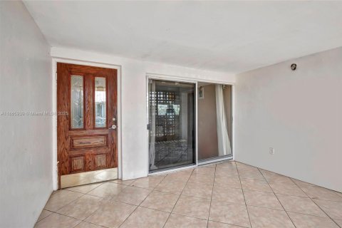 Casa en alquiler en Miramar, Florida, 4 dormitorios, 159.7 m2 № 1897123 - foto 4