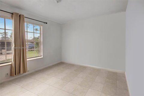 Casa en alquiler en Miramar, Florida, 4 dormitorios, 159.7 m2 № 1897123 - foto 9