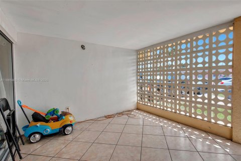 Casa en alquiler en Miramar, Florida, 4 dormitorios, 159.7 m2 № 1897123 - foto 3