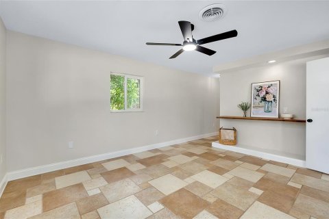 House in Englewood, Florida 4 bedrooms, 187.66 sq.m. № 1795072 - photo 18