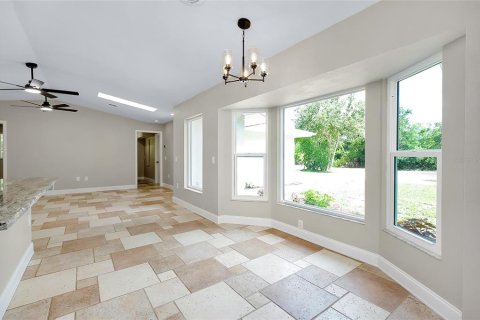 House in Englewood, Florida 4 bedrooms, 187.66 sq.m. № 1795072 - photo 15