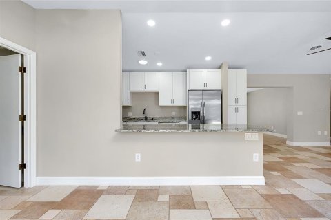 House in Englewood, Florida 4 bedrooms, 187.66 sq.m. № 1795072 - photo 13