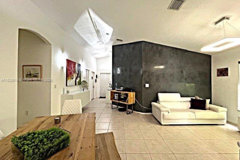 House in Homestead, Florida 3 bedrooms, 138.8 sq.m. № 1979896 - photo 8