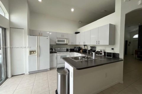 House in Homestead, Florida 3 bedrooms, 138.8 sq.m. № 1979896 - photo 26