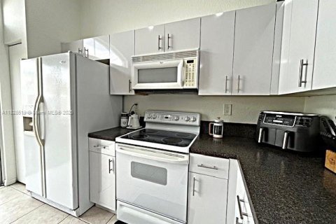 House in Homestead, Florida 3 bedrooms, 138.8 sq.m. № 1979896 - photo 28