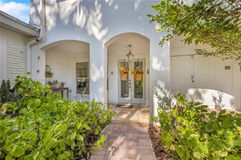 Casa en venta en Miami, Florida, 5 dormitorios, 276.85 m2 № 1983137 - foto 3