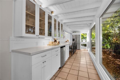 Casa en venta en Miami, Florida, 5 dormitorios, 276.85 m2 № 1983137 - foto 18