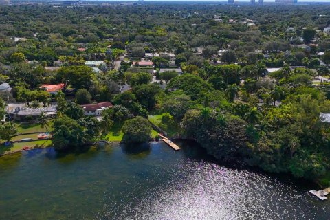 Casa en venta en Miami, Florida, 5 dormitorios, 276.85 m2 № 1983137 - foto 4