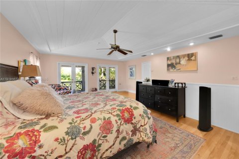 Casa en venta en Miami, Florida, 5 dormitorios, 276.85 m2 № 1983137 - foto 21