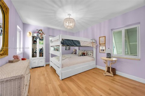 Casa en venta en Miami, Florida, 5 dormitorios, 276.85 m2 № 1983137 - foto 27