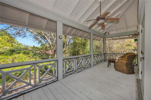 Casa en venta en Miami, Florida, 5 dormitorios, 276.85 m2 № 1983137 - foto 25