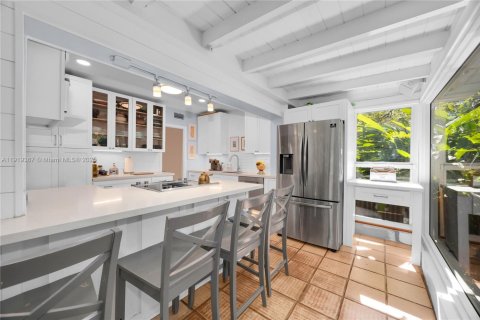 Casa en venta en Miami, Florida, 5 dormitorios, 276.85 m2 № 1983137 - foto 17