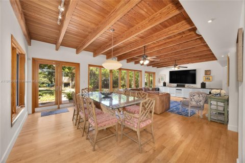 Casa en venta en Miami, Florida, 5 dormitorios, 276.85 m2 № 1983137 - foto 12