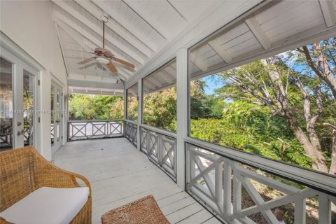 Casa en venta en Miami, Florida, 5 dormitorios, 276.85 m2 № 1983137 - foto 26