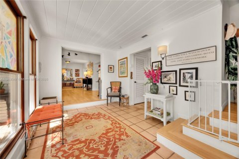 Casa en venta en Miami, Florida, 5 dormitorios, 276.85 m2 № 1983137 - foto 6