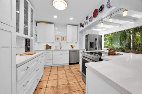 Casa en venta en Miami, Florida, 5 dormitorios, 276.85 m2 № 1983137 - foto 11