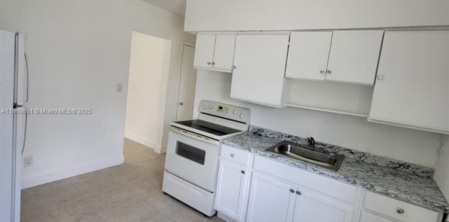 Villa ou maison à Miami, Floride 2 chambres, 111.95 m2 № 1889742