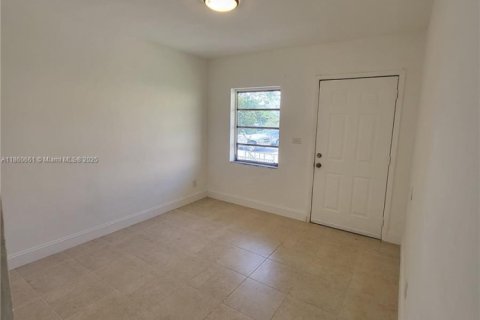 Villa ou maison à louer à Miami, Floride: 2 chambres, 111.95 m2 № 1889742 - photo 18