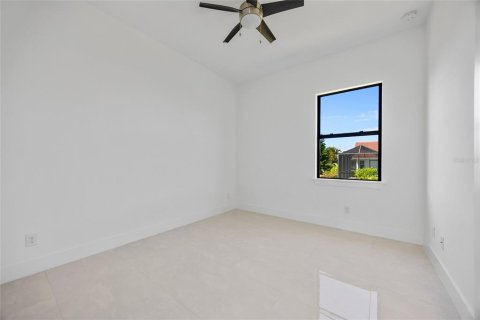 House in Punta Gorda, Florida 3 bedrooms, 196.3 sq.m. № 1827756 - photo 25