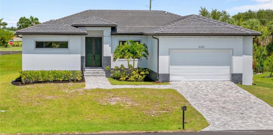 House in Punta Gorda, Florida 3 bedrooms, 196.3 sq.m. № 1827756