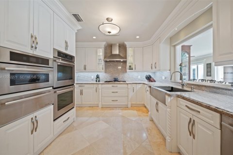 House in Pinecrest, Florida 5 bedrooms, 314.85 sq.m. № 2067706 - photo 30