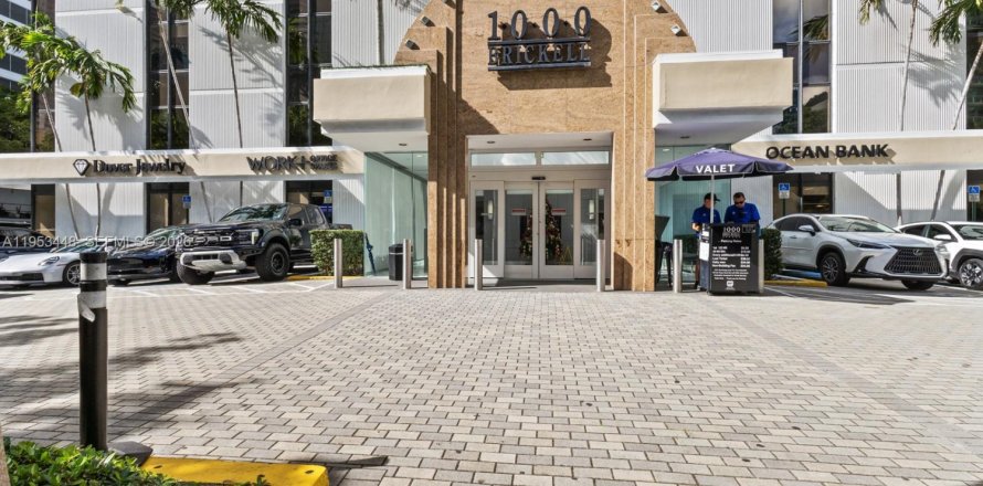 Propiedad comercial en Miami, Florida № 2007865