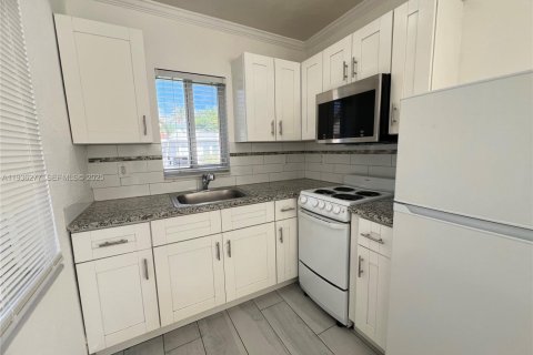 Apartment in Miami, Florida № 1994309 - photo 2