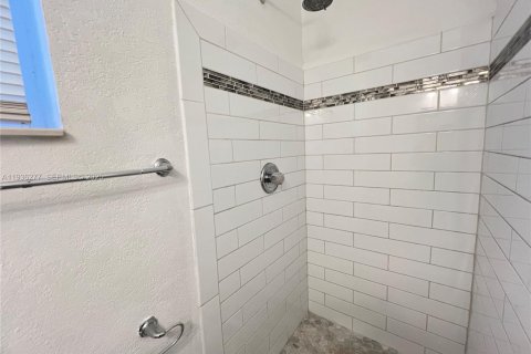 Apartment in Miami, Florida № 1994309 - photo 5