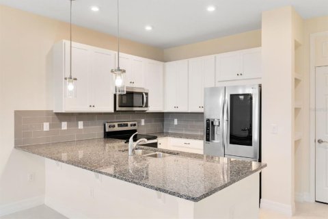 Townhouse in Kissimmee, Florida 3 bedrooms, 148.92 sq.m. № 2380804 - photo 3