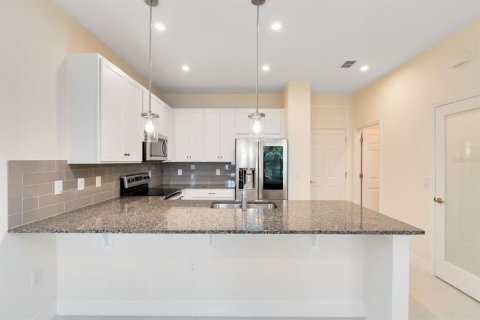 Townhouse in Kissimmee, Florida 3 bedrooms, 148.92 sq.m. № 2380804 - photo 4