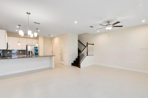 Townhouse in Kissimmee, Florida 3 bedrooms, 148.92 sq.m. № 2380804 - photo 5