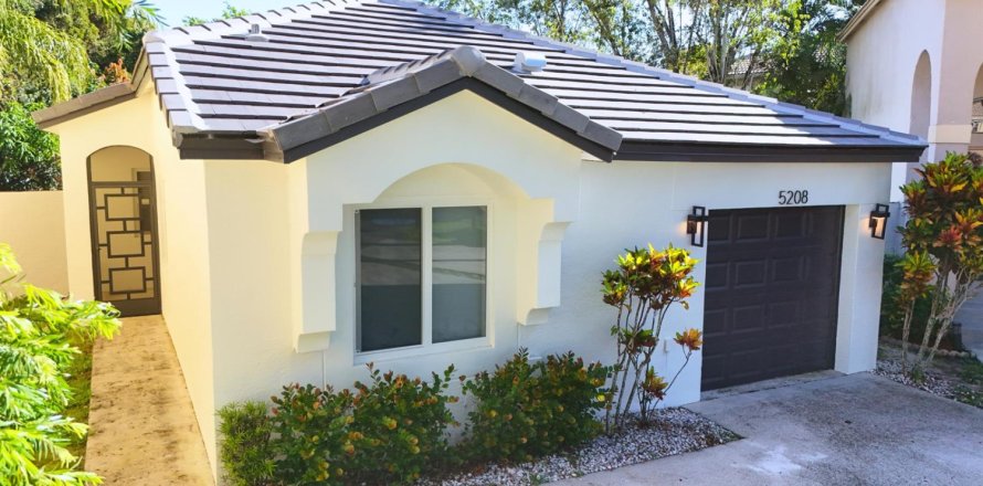 Villa ou maison à Coconut Creek, Floride 3 chambres, 126.07 m2 № 2429704
