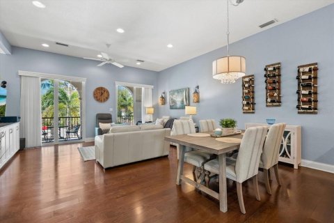 Touwnhouse à vendre à Venice, Floride: 2 chambres, 164.16 m2 № 2232140 - photo 3
