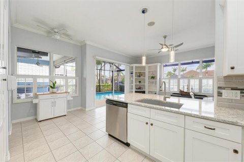House in Bradenton, Florida 3 bedrooms, 196.67 sq.m. № 2223814 - photo 9