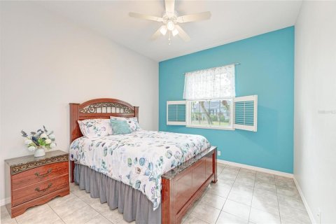 House in Bradenton, Florida 3 bedrooms, 196.67 sq.m. № 2223814 - photo 22