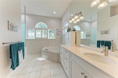 House in Bradenton, Florida 3 bedrooms, 196.67 sq.m. № 2223814 - photo 21