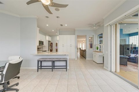 House in Bradenton, Florida 3 bedrooms, 196.67 sq.m. № 2223814 - photo 13